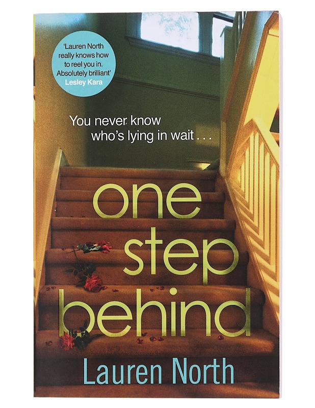 One Step Behind - Lauren North - Romaanit ja novellit - 10105513690 - 0