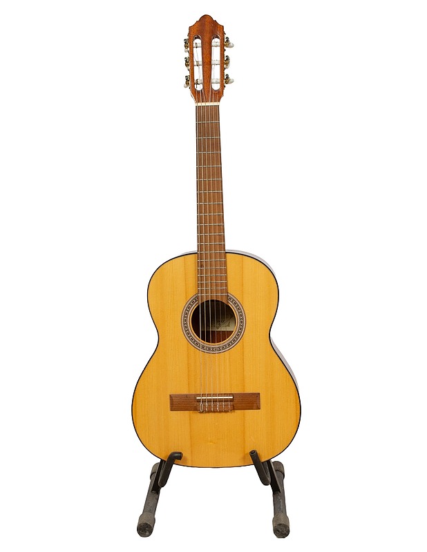 AMADA -klassinen kitara (pieni)  - Soittimet - 10105514443 - 0