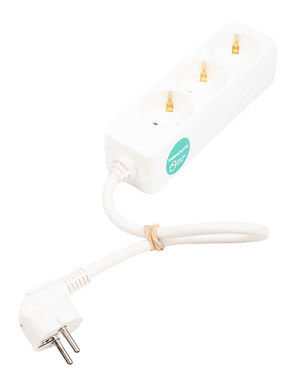 Maadoitettu jatkojohto, jossa 3 pistorasiapaikkaa  - Muu elektroniikka - 10105515772 - 0
