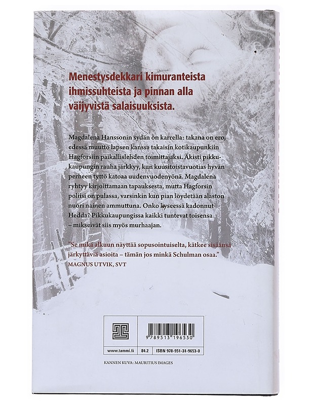 Tyttö lumisateessa - Schulman, Ninni - Kirja lahjaksi - 10105516963 - 1