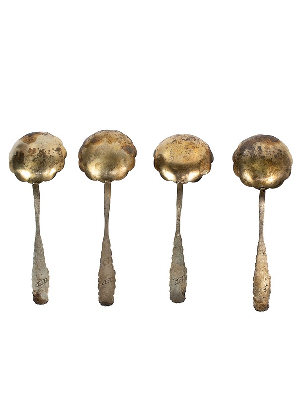 Vanha tarjoilulusikka, 4 kpl - Tarjoiluastiat - 10105520016 - 1