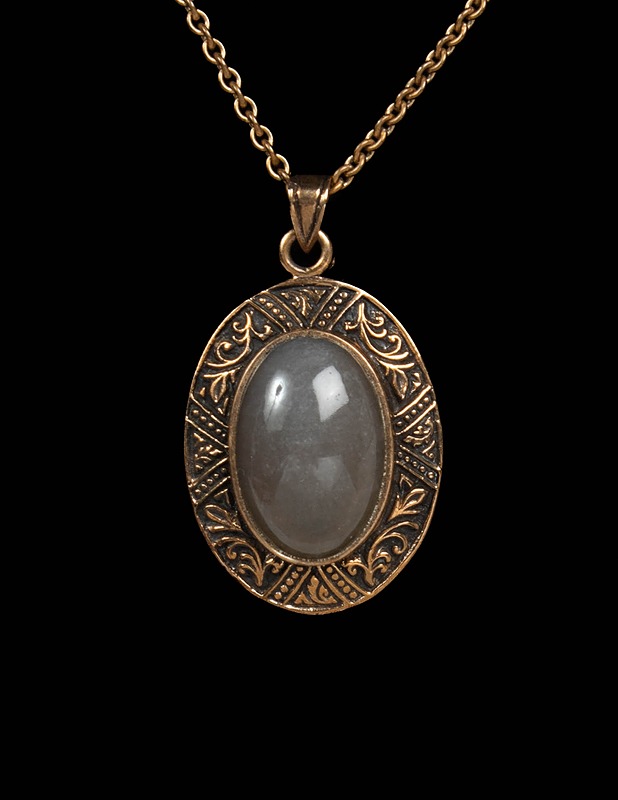 Pronssiriipus ketjulla - Korut - 10105521076 - 1