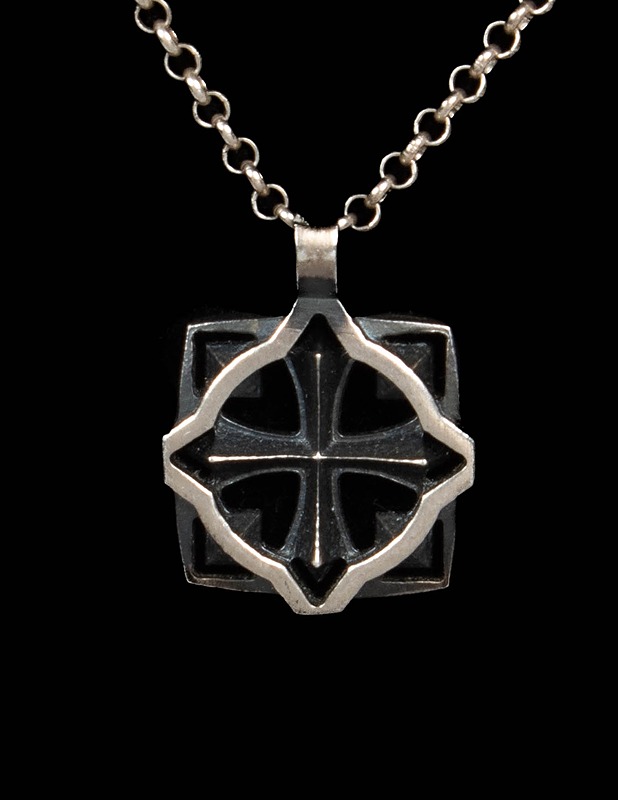 LUMOAVA Soturi riipus - Korut - 10105521225 - 1