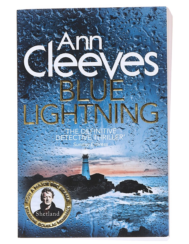 Blue Lightning - Cleever, Ann - Romaanit ja novellit - 10105523414 - 0