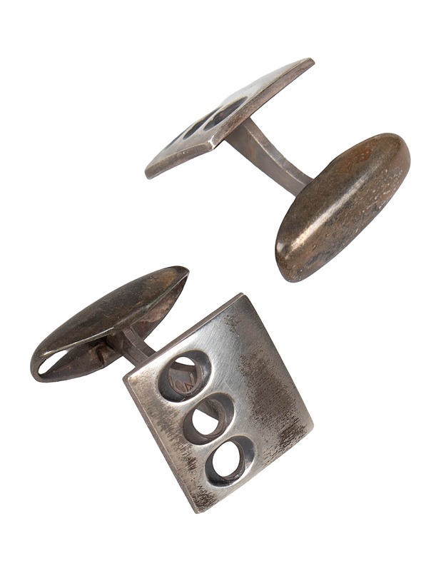 Hopeiset kalvosinnapit - Korut - 10105528087 - 1