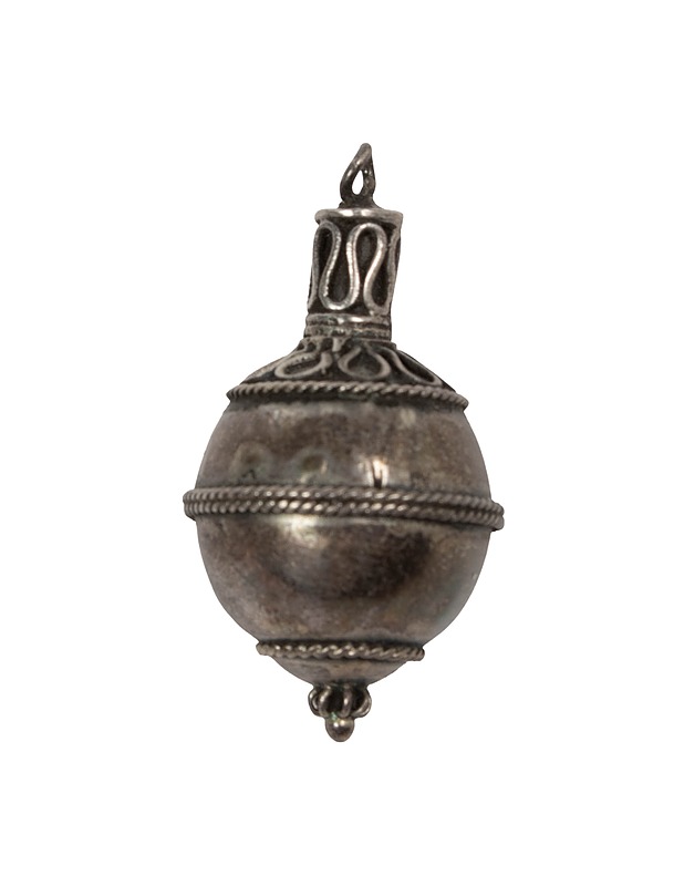 Hopeinen amuletti - Askartelu - 10105530011 - 0