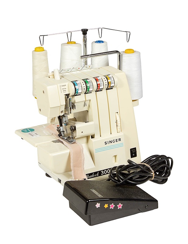 SINGER Electronic/Ultralock-300 -ompelukone