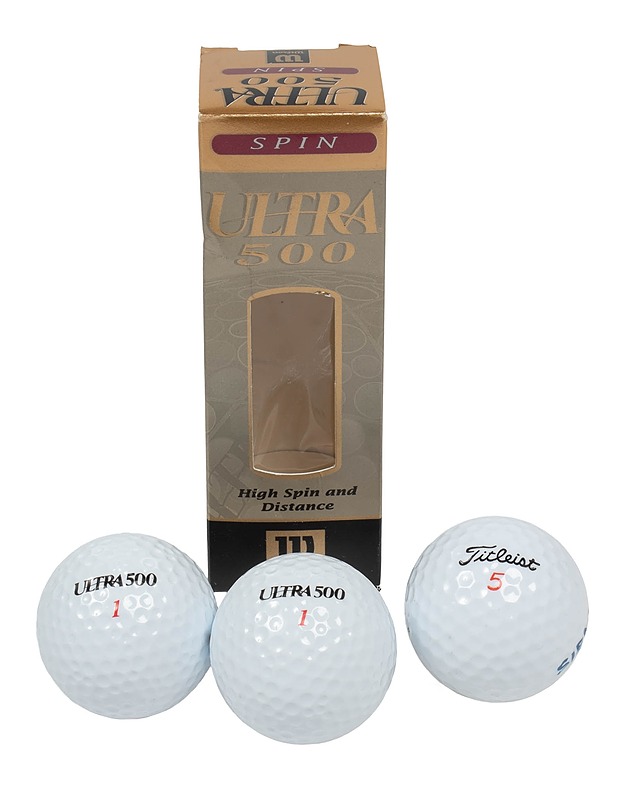 Sekalaisia golfpalloja : Wilson Ultra 500 2 kpl, Titleist pallo merkinnällä *384 PTS 90* 1 kpl
