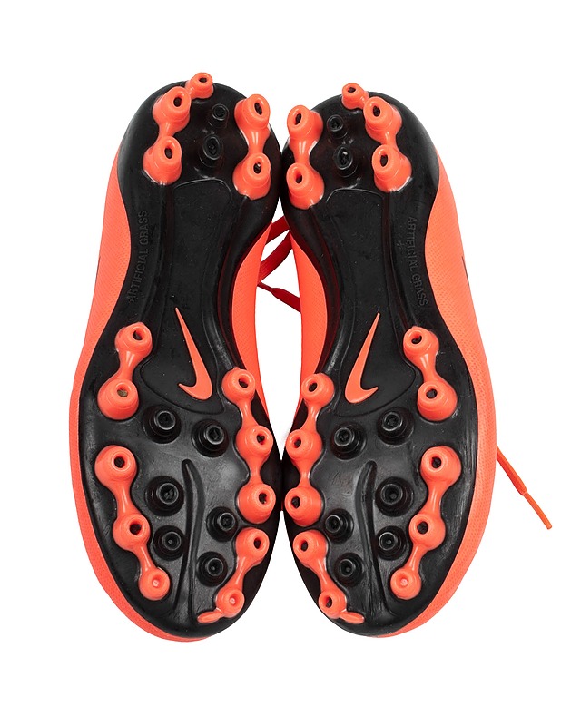 NIKE-jalkapallokengät, koko 36,5 - Muut urheiluvälineet ja vapaa-aika - 10105534928 - 3