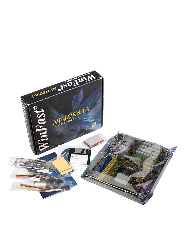 WINFAST NF4UK8AA-8EKRS -emolevy (käyttämätön)  - Muu elektroniikka - 10105536110 - 0