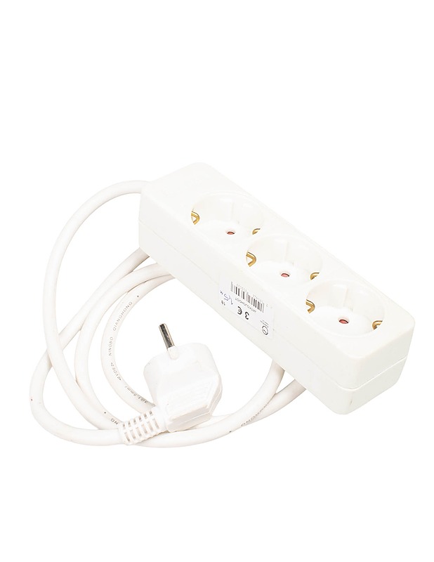 Maadoitettu jatkojohto, jossa  3 pistorasiapaikkaa - Muu elektroniikka - 10105537238 - 0