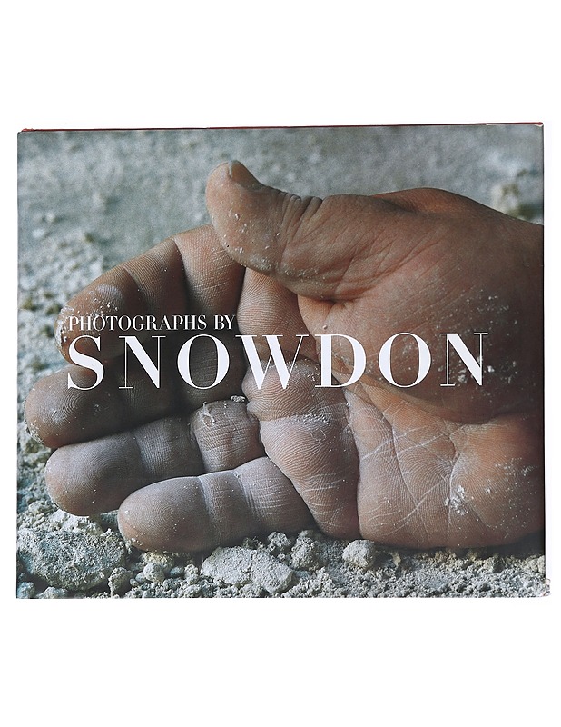 Photographs by Snowdon, A retrospective - Drusilla Beyfus, Simon Callow, Georgina Howell, Patric Kinmonth, Anthony Powell, Carl Toms, Marjorie Wallace - Elämäkerrat ja muistelmat - 10105547827 - 0