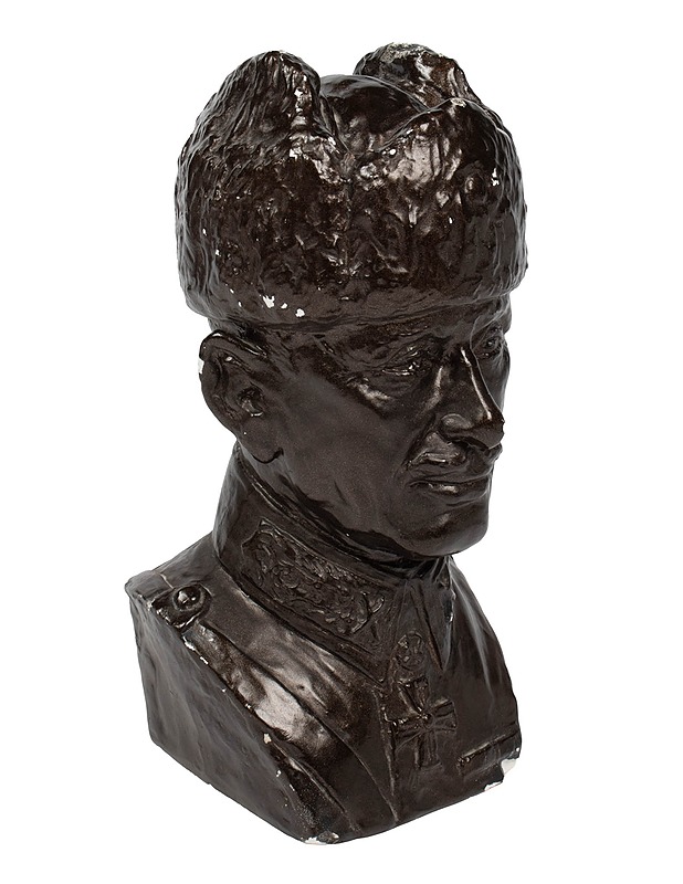 SUSANNA NYKYRI Mannerheim rintakuva/kipsiveistos, II-laatu - Koriste-esineet - 10105550323 - 0