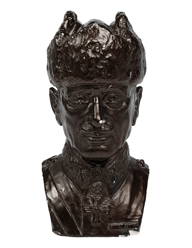 SUSANNA NYKYRI Mannerheim rintakuva/kipsiveistos, II-laatu - Koriste-esineet - 10105550323 - 2