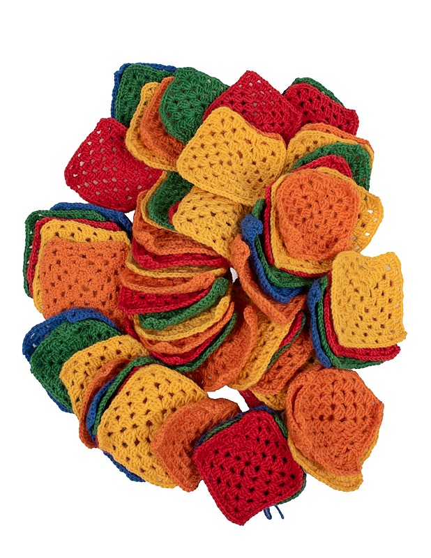 Virkatut Neliöt, 11x11 cm - 71kpl - Käsityökirjat - 10105551145 - 0
