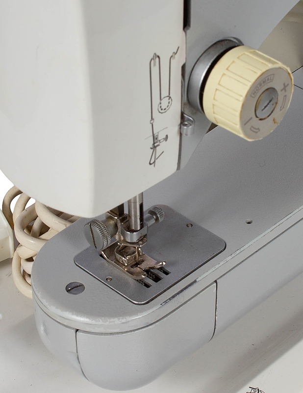 EVA 2502 -ompelukone - Kodinkoneet - 10105560191 - 3