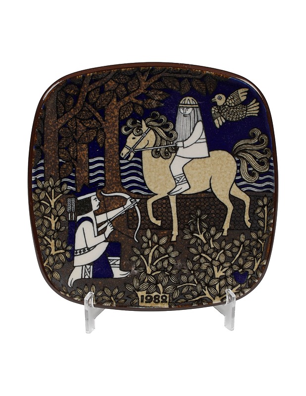 ARABIA Kalevala vuosilautanen 1982 - Designsuosikit - 10105563361 - 0