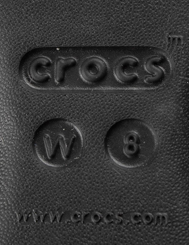 CROCS Naisten Mustat ja Luumunväriset Muotisandaalit, W8 - Naisten sandaalit ja balleriinat - 10105565104 - 2