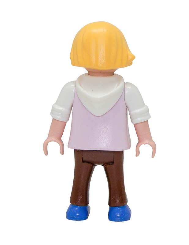 PLAYMOBIL Pikkutyttö koirakuvioisella mekolla figuuri - Lasten figuurit - 10105566049 - 1
