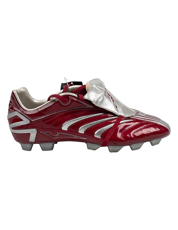ADIDAS Traxion Predator -jalkapallokengät, koko 46  - Muut urheiluvälineet ja vapaa-aika - 10105570406 - 1