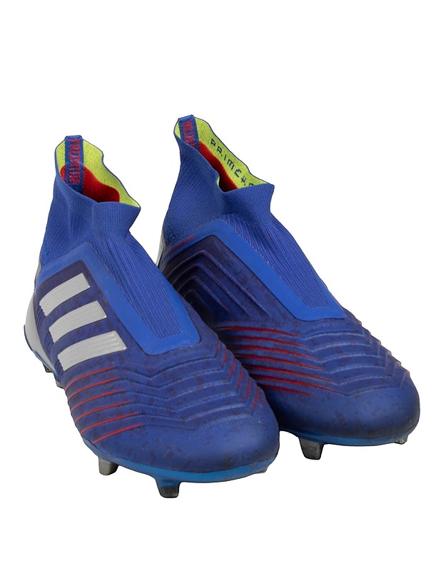 ADIDAS Predator -jalkapallokengät, koko 42 2/3 - Muut urheiluvälineet ja vapaa-aika - 10105574402 - 0