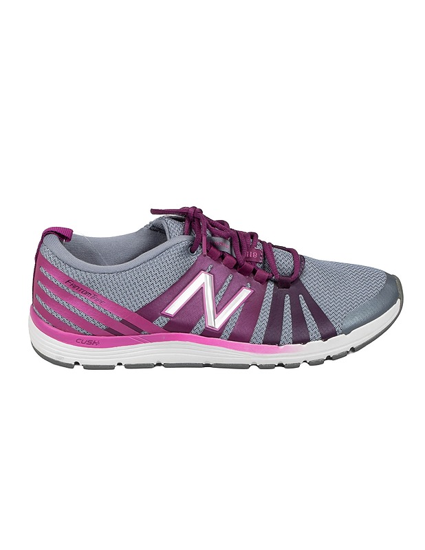 NEW BALANCE  811 Fantom Tapee -treenikenkä, 41 - Naisten kengät  - 10105574443 - 1