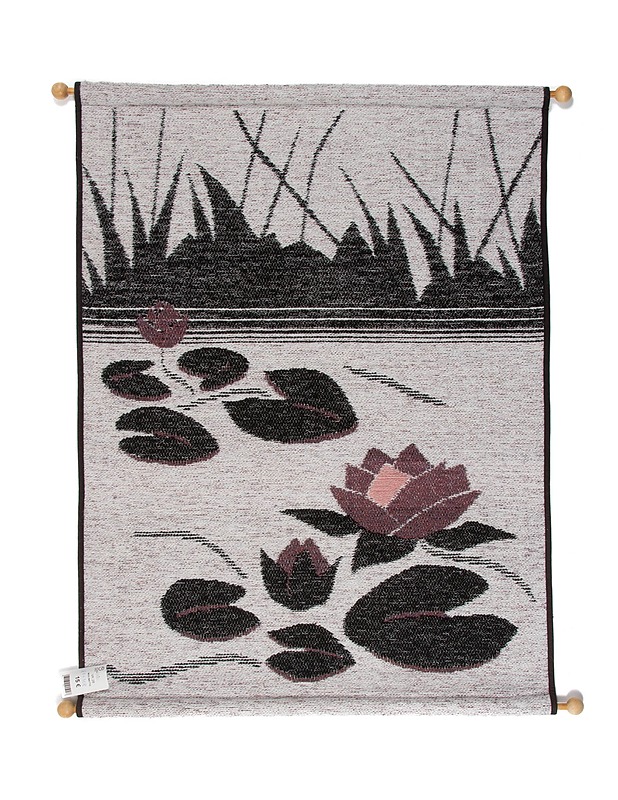 WILLAWA Lummelampi ryijy seinävaate, 81 x 108 cm - Matot - 10105575309 - 0