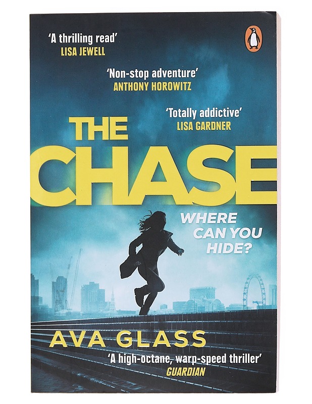 The chase - Ava Glass - Romaanit ja novellit - 10105581222 - 0