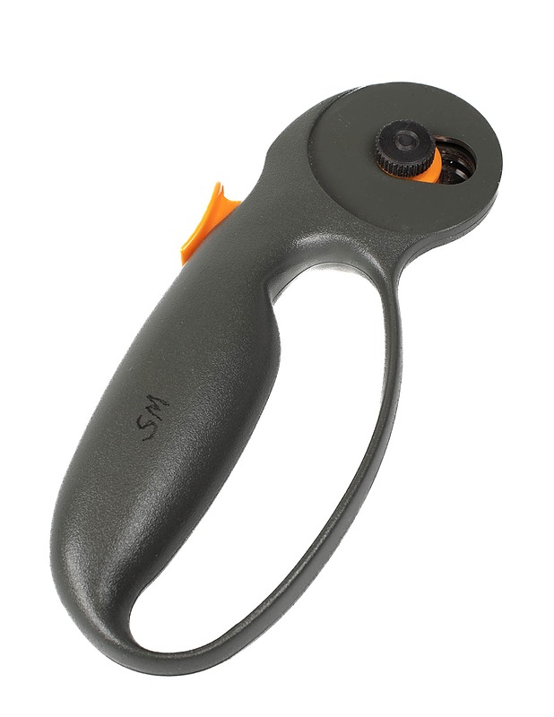 FISKARS pyöröteräleikkuri, 45mm - Käsityö - 10105584265 - 1