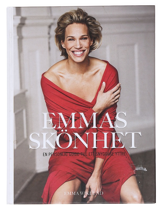 Emmas skönhet / en personlig guide till ett snyggare yttre - Wiklund, Emma - Hyvinvointikirjat - 10105586671 - 0