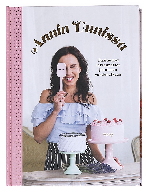 Annin uunissa:  Ihanimmat leivonnaiset jokaiseen vuodenaikaan - Paakkunainen, Anni - Ruokakirjat - 10105587763 - 0