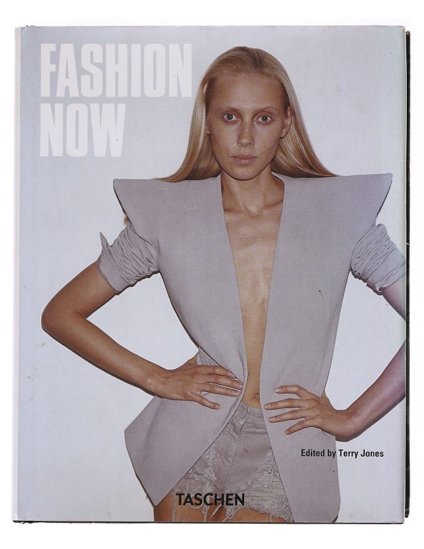 Fashion Now - Terry Jones - Tietokirjat ja oppaat - 10105588844 - 0