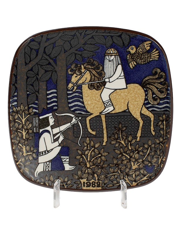 ARABIA Kalevala vuosilautanen1982 - Seinälautaset - 10105594680 - 1