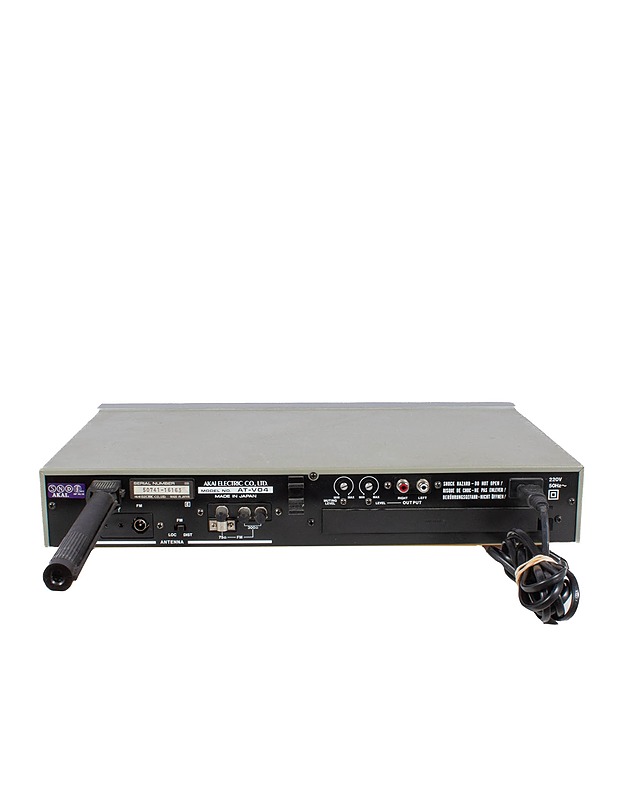 AKAI AM-UO2 vahvistin ja AT-V04 FM/AM viritin - Audio - 10105594896 - 3
