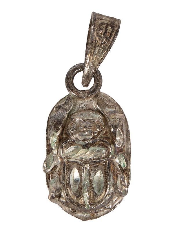 Skarabee amuletti, noin 2 cm - Askartelu - 10105595700 - 1