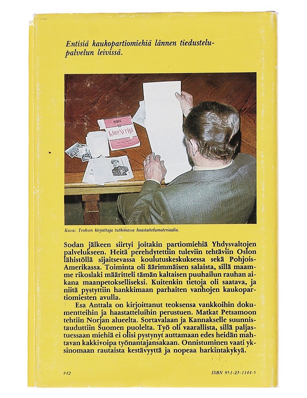 Yli rautaesiripun - Esa Anttala - Historiakirjat - 10105595865 - 1