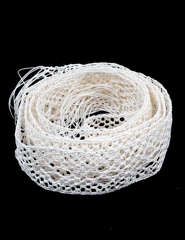 Käsinnyplätty pitsi - Ompelu - 10105599655 - 0