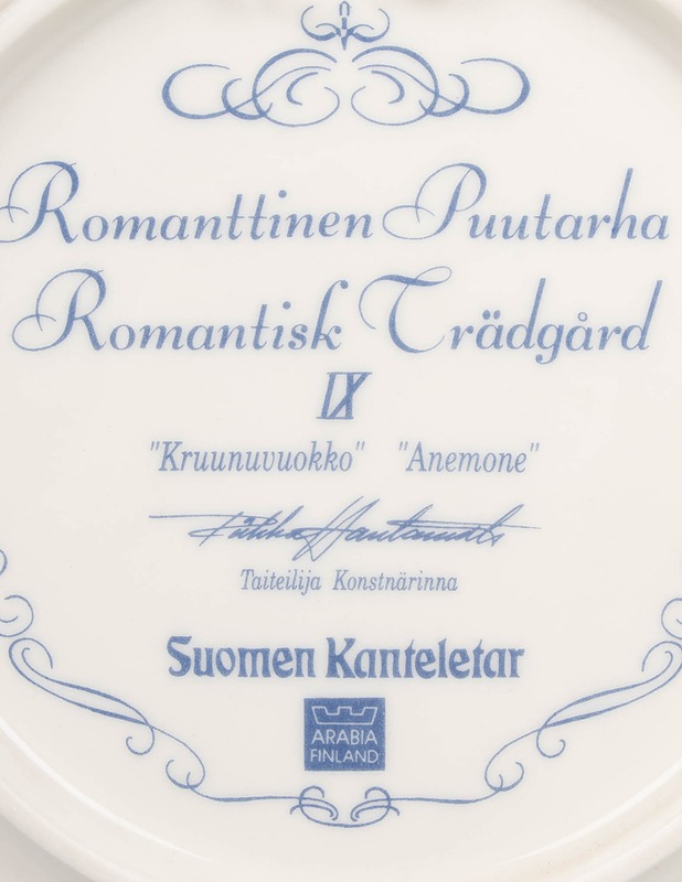ARABIA Romanttinen puutarha sarjan Kruunuvuokko IX -seinälautanen  - Designsuosikit - 10105601350 - 2