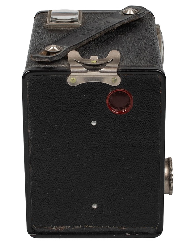 KODAK Six-20 Brownie C -laatikkokamera ja nahkakotelo - testaamaton - Muut sisustustavarat - 10105602339 - 2