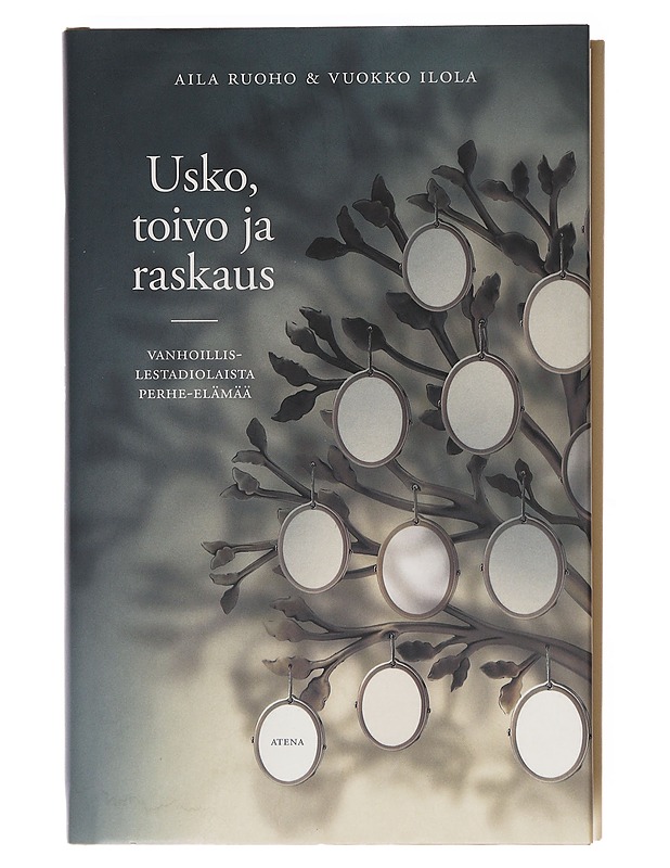 Usko, toivo ja raskaus : vanhoillislestadiolaista perhe-elämää - Ruoho, Aila - Tietokirjat ja oppaat - 10105606395 - 0
