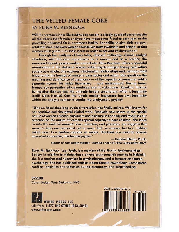 The veiled female core - Reenkola, Elina M. - Romaanit ja novellit - 10105608950 - 1