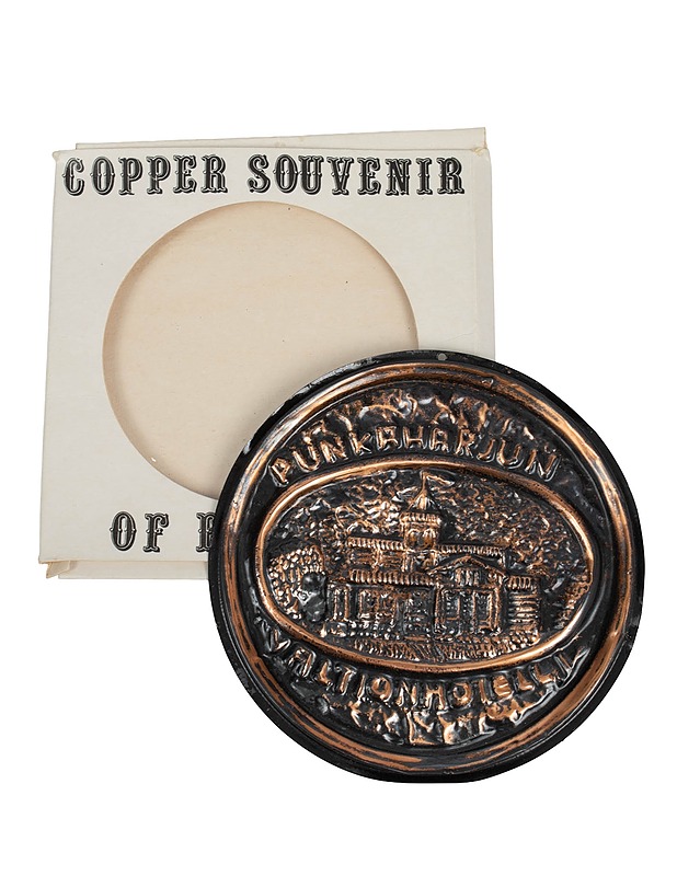 Punkaharjun Valtionhotelli matkamuistoreliefi - Koriste-esineet - 10105617421 - 0
