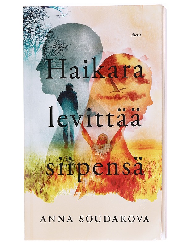Haikara levittää siipensä - Anna Soudakova - Romaanit ja novellit - 10105619038 - 0