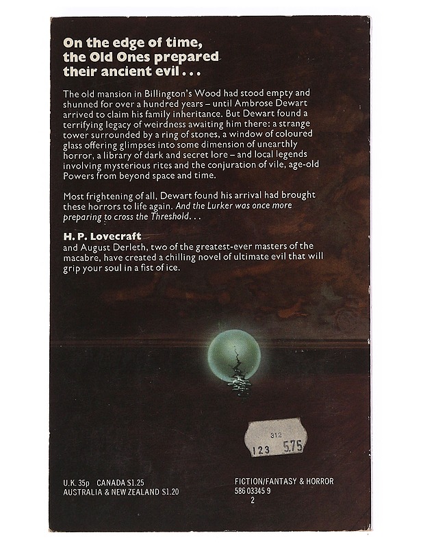 The Lurker at the Threshold - H. P. Lovecraft with August Derleth - Romaanit ja novellit - 10105621736 - 1