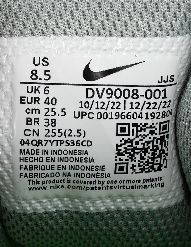 NIKE lenkkarit. 40 - Naisten kävelykengät ja tennarit - 10105622007 - 2