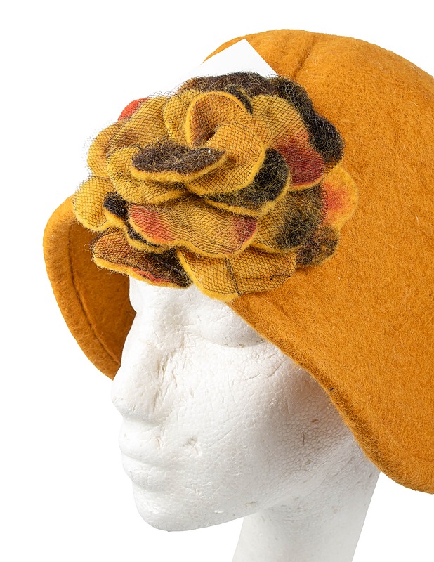 Huopahattu kukkakoristeella - Päähineet - 10105625682 - 1