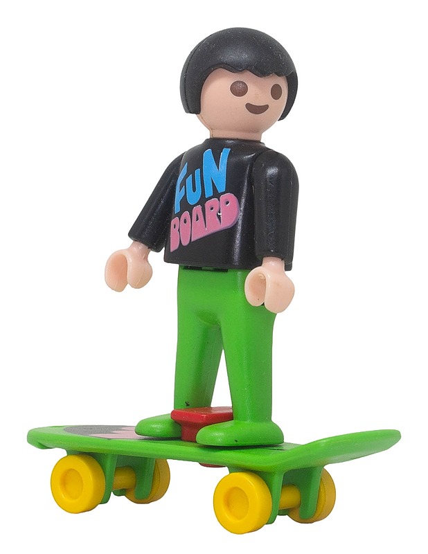 PLAYMOBIL lapsi rullalautailijapoika -lelufiguuri - Lasten pelit ja lelut - 10105626819 - 0