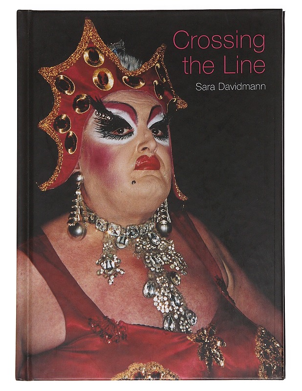 Crossing the Line - Davidmann, Sara - Taide- ja kulttuurikirjat - 10105627780 - 0