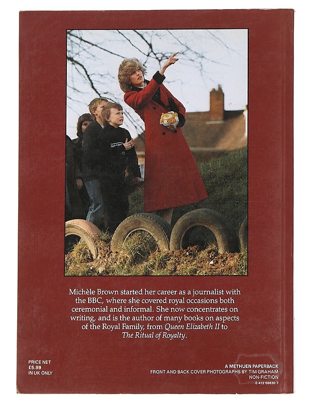 Prince Charles&Princess Diana: Portrait of a Family - Michele Brown - Elämäkerrat ja muistelmat - 10105627992 - 1