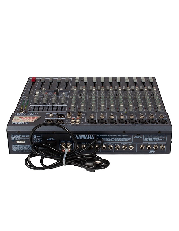 YAMAHA MX12/6 -mikseri  - Audio - 10105629499 - 2